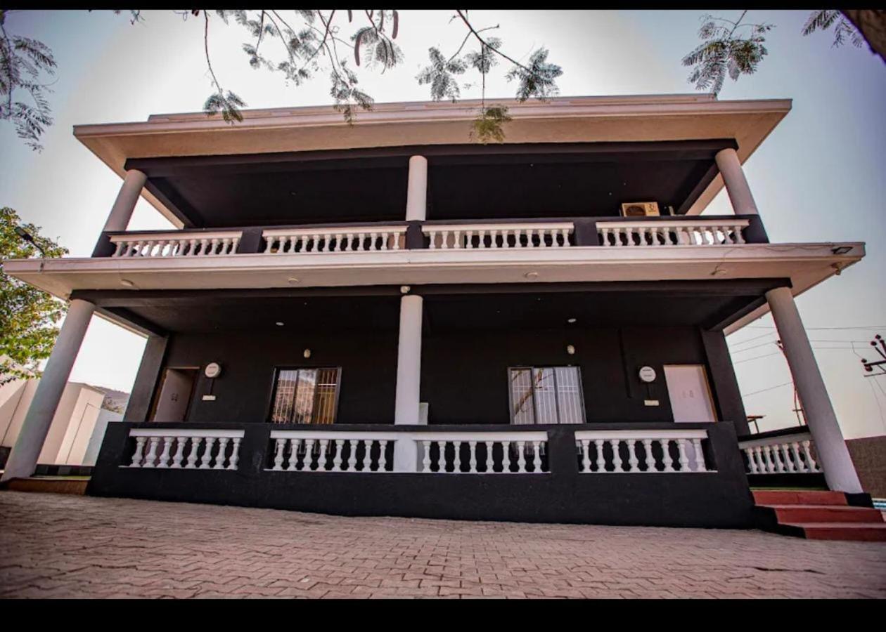 Empyrean Stay Ll 3Bhk Ll Black Horse Villa Ll Ac Ll Private Pool Ll Wifi II Lux Ll Lonavala Extérieur photo